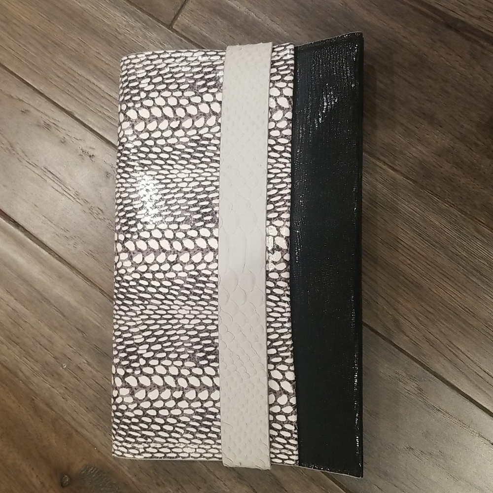 NWT Coach leather Clutch